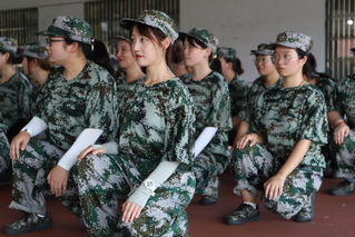 学院掠影——学生军训